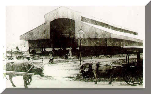 market.jpg (20710 bytes)