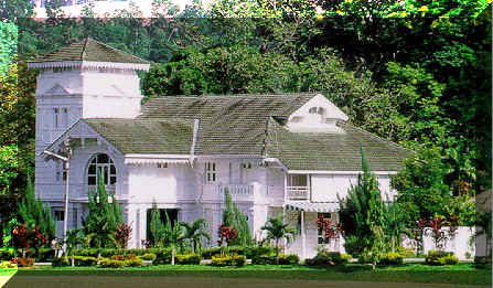 Officer's mess(72380 bytes)